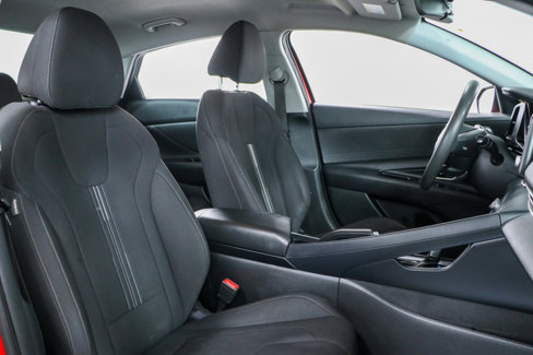 Used 2022 Hyundai Elantra SEL image 25
