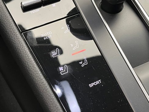 Certified 2024 Porsche Macan image 16