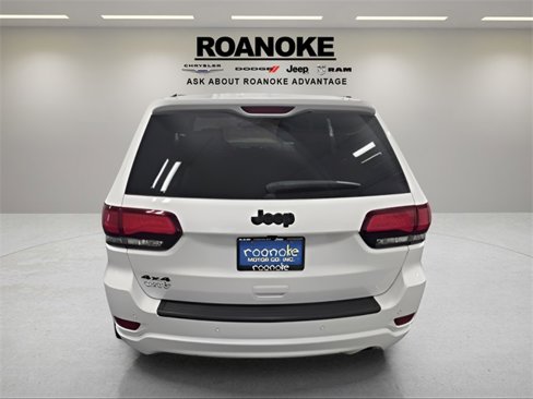 Used 2022 Jeep Grand Cherokee Laredo X image 4