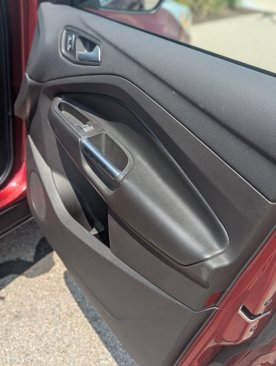 Used 2017 Ford Escape Titanium image 5