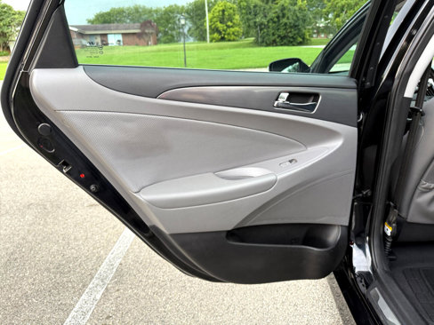 Used 2014 Hyundai Sonata Limited w/ Panoramic Sunroof Package 02 image 12