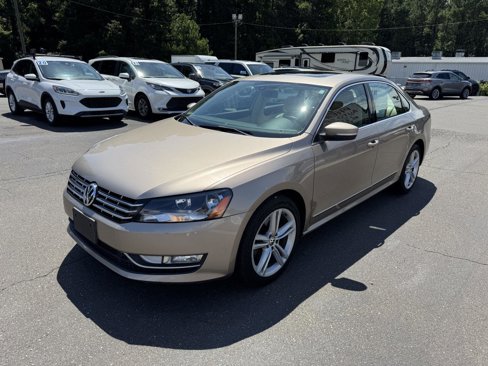 Used 2015 Volkswagen Passat TDI SEL Premium image 9