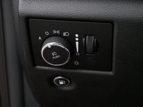 Used 2018 Jeep Grand Cherokee Altitude image 27