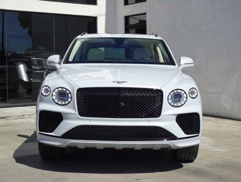 Used 2021 Bentley Bentayga image 2