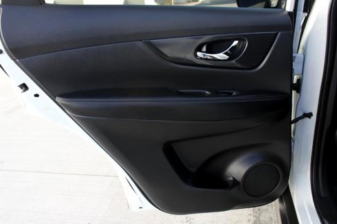 Used 2020 Nissan Rogue SV image 12