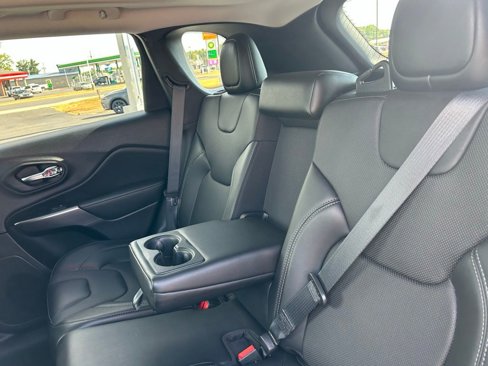 Used 2021 Jeep Cherokee Limited image 30