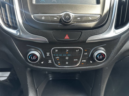 Used 2018 Chevrolet Equinox LT image 32