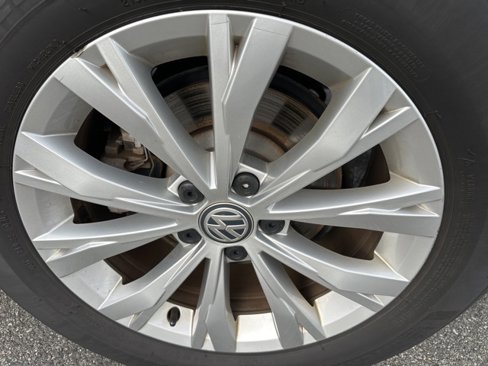 Used 2018 Volkswagen Tiguan SE image 6