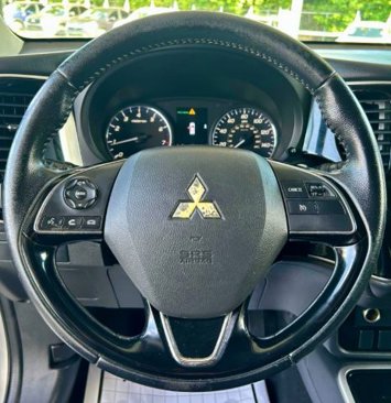 Used 2018 Mitsubishi Outlander SE image 13