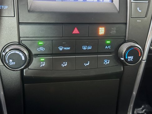 Used 2017 Toyota Camry SE image 15