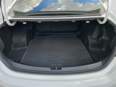 Used 2018 Chevrolet Malibu Premier image 16