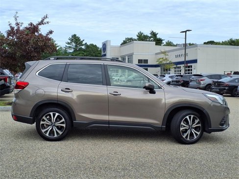 Used 2023 Subaru Forester Limited image 2