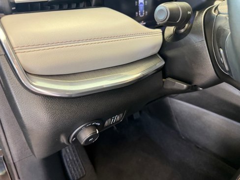 Used 2023 Jeep Compass Limited w/ Elite Group image 14