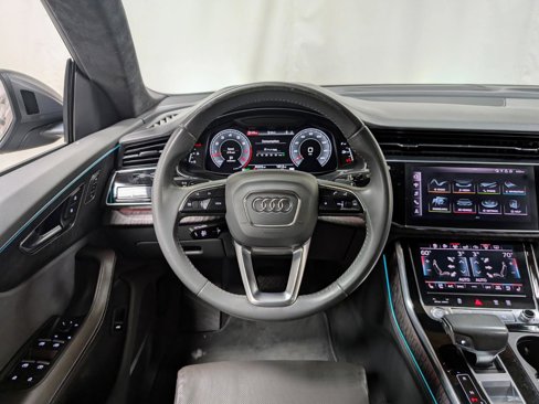 Used 2019 Audi Q8 Prestige w/ Luxury Package image 2
