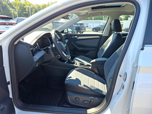 New 2025 Volkswagen Jetta SE image 7
