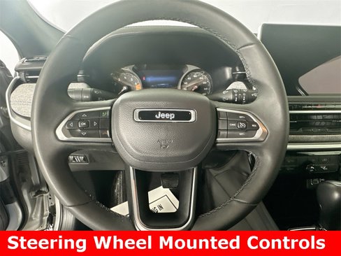 Used 2024 Jeep Compass Latitude image 13