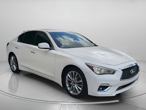 Used 2019 INFINITI Q50 Luxe w/ Essential Package (3.0T Luxe) image 2