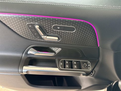 Used 2025 Mercedes-Benz GLB 250 image 19