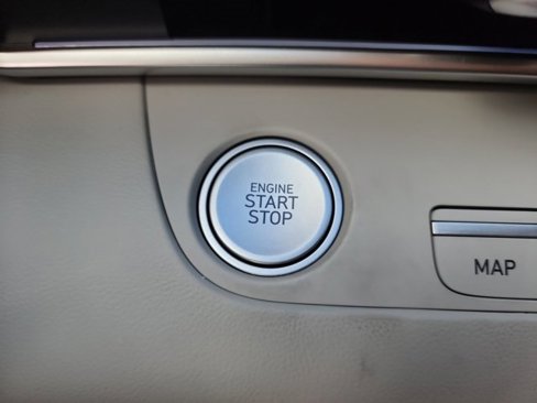 Used 2023 Hyundai Elantra Limited image 26