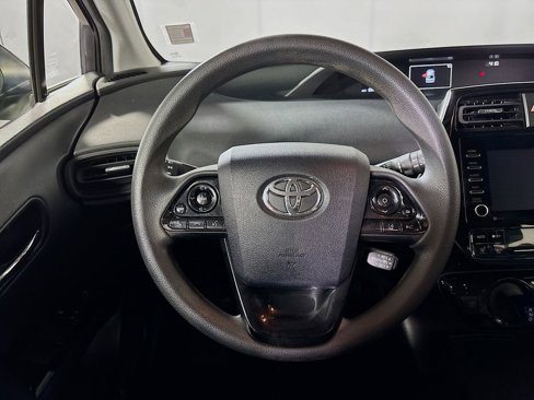 Used 2021 Toyota Prius LE image 13