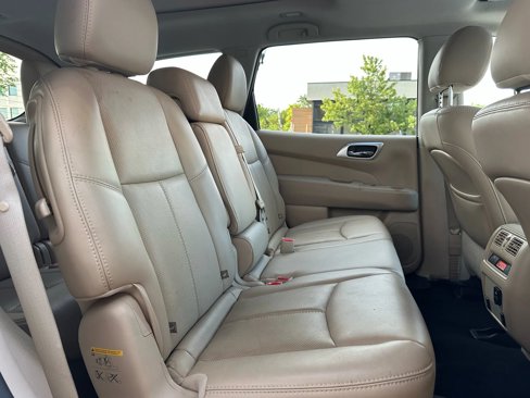 Used 2016 Nissan Pathfinder Platinum image 14