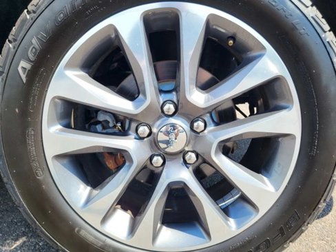 Used 2018 Jeep Grand Cherokee Overland image 39