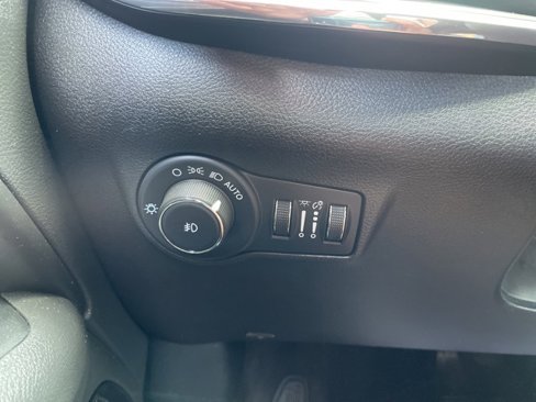 Used 2022 Jeep Compass Limited w/ (RED) Package image 24