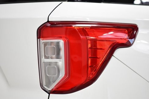 Used 2021 Ford Explorer XLT w/ Equipment Group 202A image 19