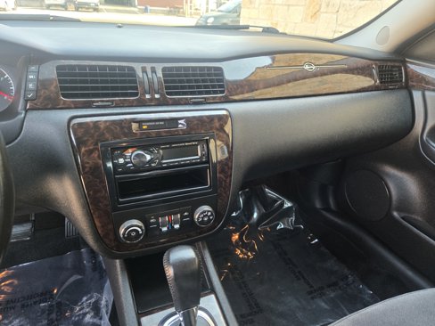 Used 2014 Chevrolet Impala LT w/ LT Sunroof Package image 11