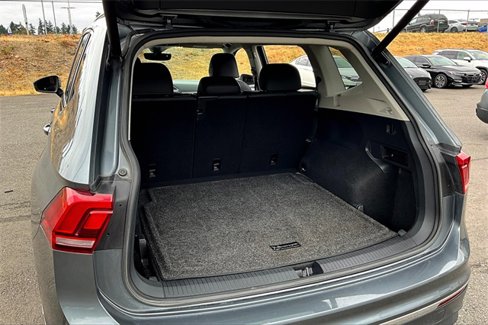 Used 2020 Volkswagen Tiguan SEL image 25