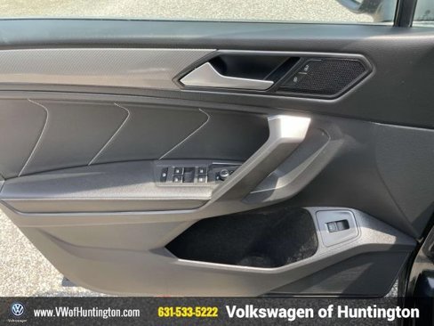 Certified 2022 Volkswagen Tiguan SE w/ Panoramic Sunroof Package image 14