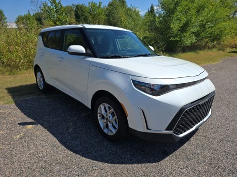 Used 2025 Kia Soul LX w/ LX Technology Package image 7