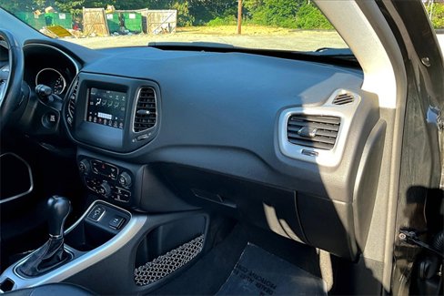 Used 2020 Jeep Compass Latitude image 26