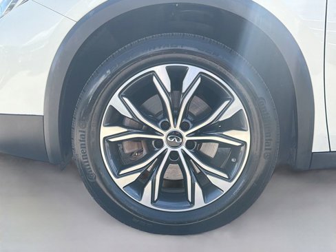 Used 2018 INFINITI QX30 Premium w/ Cargo Package image 33