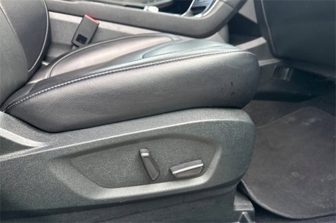 Used 2022 Ford Edge Titanium image 23