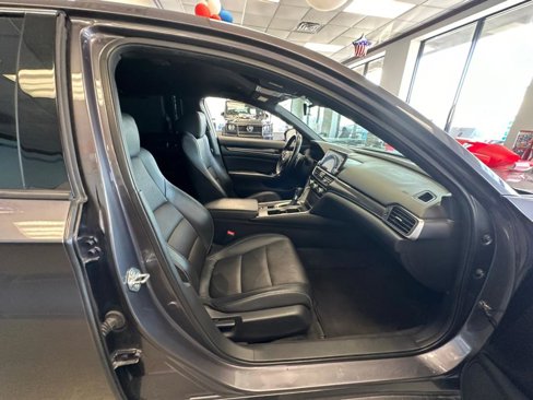 Used 2018 Honda Accord Sport image 35