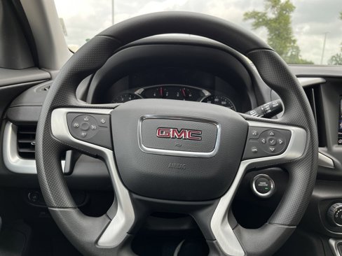 New 2024 GMC Terrain SLE w/ Elevation Edition image 8