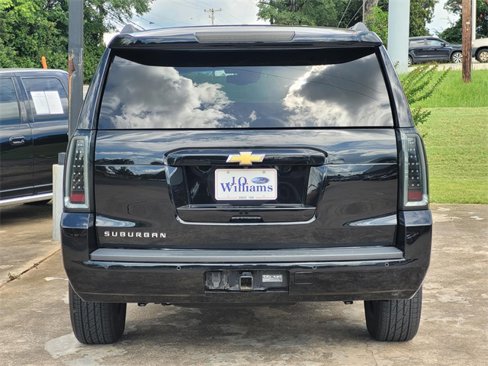 Used 2019 Chevrolet Suburban LT image 6