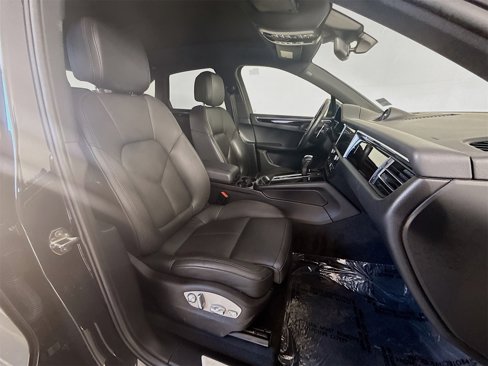 Certified 2022 Porsche Macan S image 22