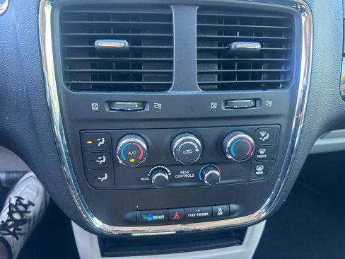 Used 2017 Dodge Grand Caravan SE w/ Power Window Group image 17