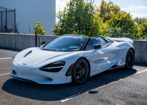 Used 2024 McLaren 750S Spider image 28