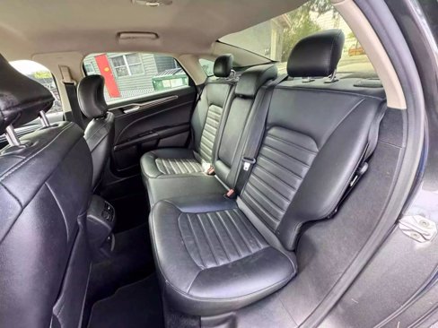 Used 2017 Ford Fusion SE w/ Fusion SE Technology Package image 26
