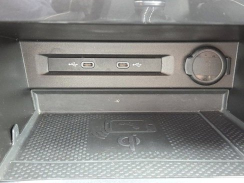 Used 2022 Volkswagen Tiguan SE image 18