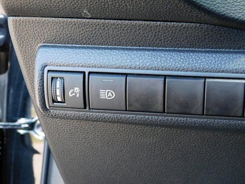 Used 2021 Toyota Corolla LE image 19
