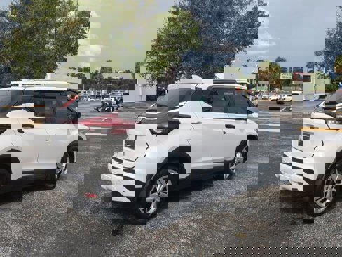 Certified 2021 Nissan Kicks S image 4