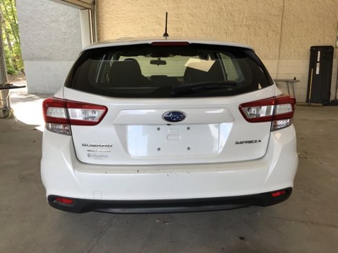 Used 2018 Subaru Impreza 2.0i image 4