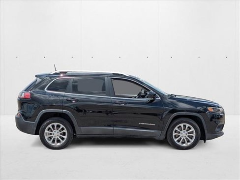 Used 2019 Jeep Cherokee Latitude w/ Popular Appearance Group image 4
