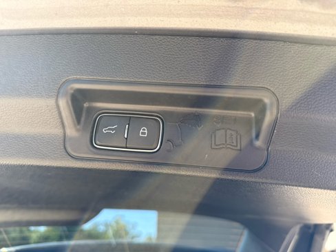 Used 2022 Ford Explorer XLT w/ Equipment Group 202A image 26