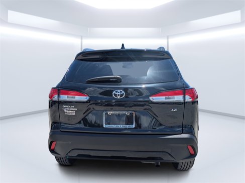 Used 2023 Toyota Corolla Cross LE image 4