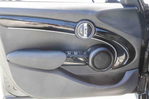 Used 2023 MINI Cooper 4-Door Hardtop image 23